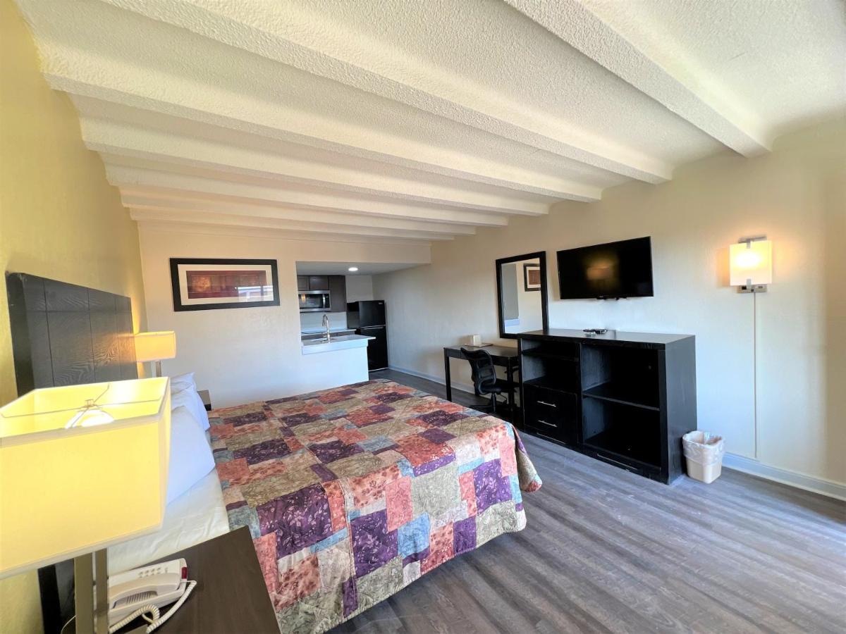James River Inn & Suites Newport News Exteriér fotografie